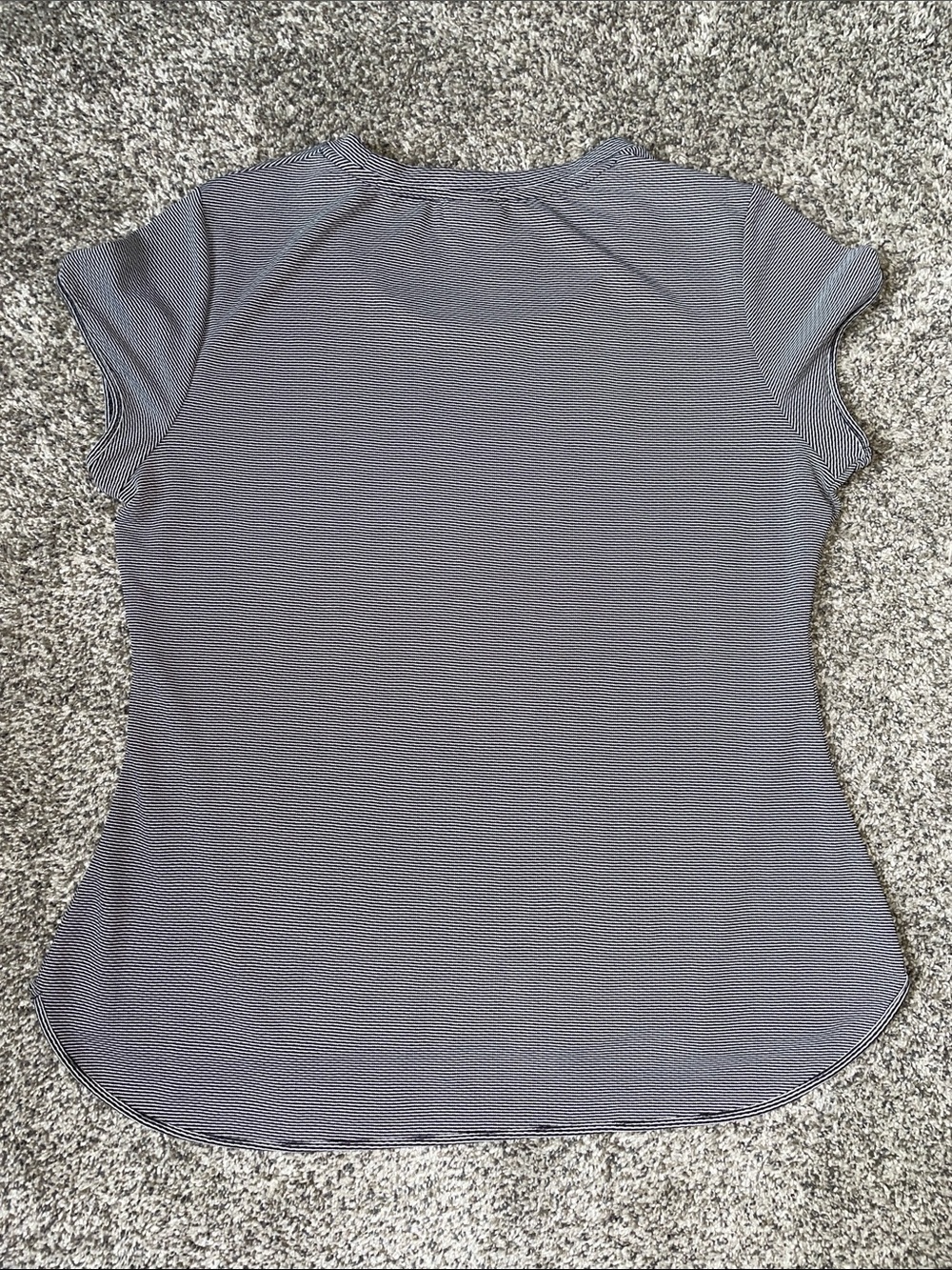 Avia Women’s Gray Short Sleeve Athletic Tee. Size Large - Picture 4 of 4